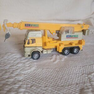 Kentoys Winch Truck 1:72 scale plastic model truck